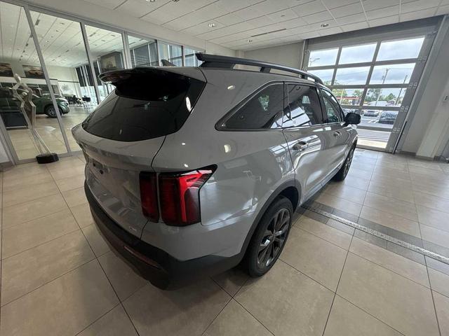 Photo of 2023 Wolf Gray Kia Sorento