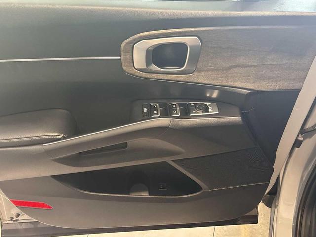 Photo of 2023 Wolf Gray Kia Sorento