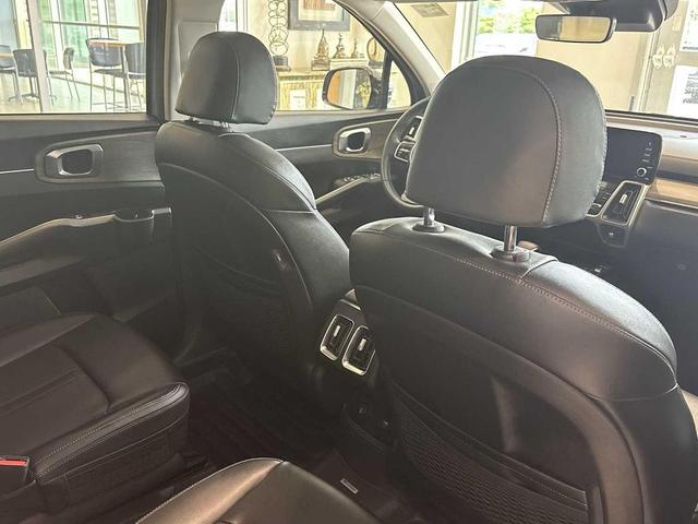 Photo of 2023 Wolf Gray Kia Sorento