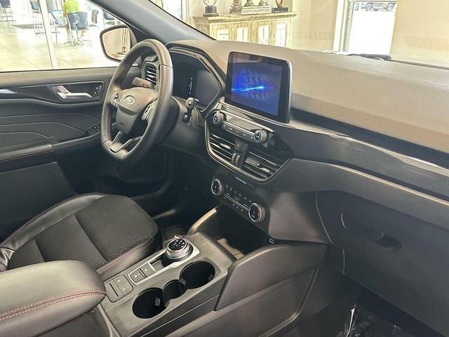 Photo of 2023 Iconic Silver Metallic Ford Escape