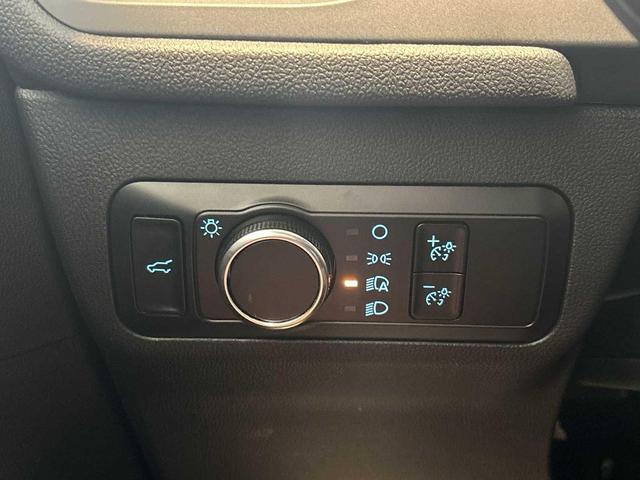 Photo of 2023 Iconic Silver Metallic Ford Escape