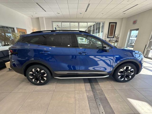 Photo of 2023 Sapphire Blue Kia Sportage