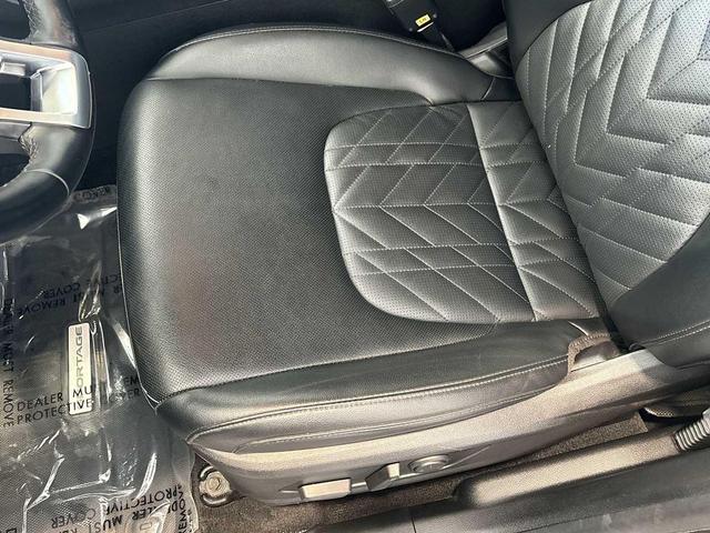 Photo of 2023 Sapphire Blue Kia Sportage