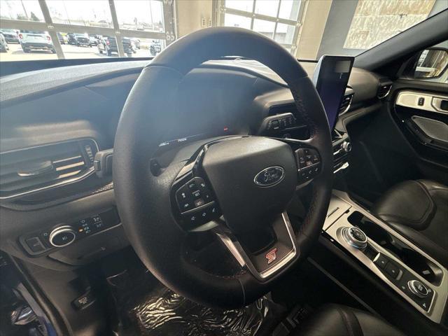 Photo of 2023 blue Ford Explorer