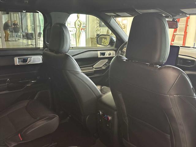 Photo of 2023 blue Ford Explorer
