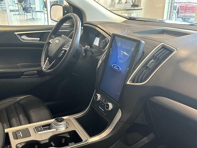 Photo of 2024 Forged Green Metallic Ford Edge
