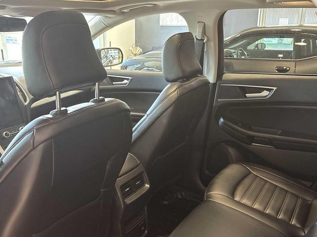 Photo of 2024 Forged Green Metallic Ford Edge