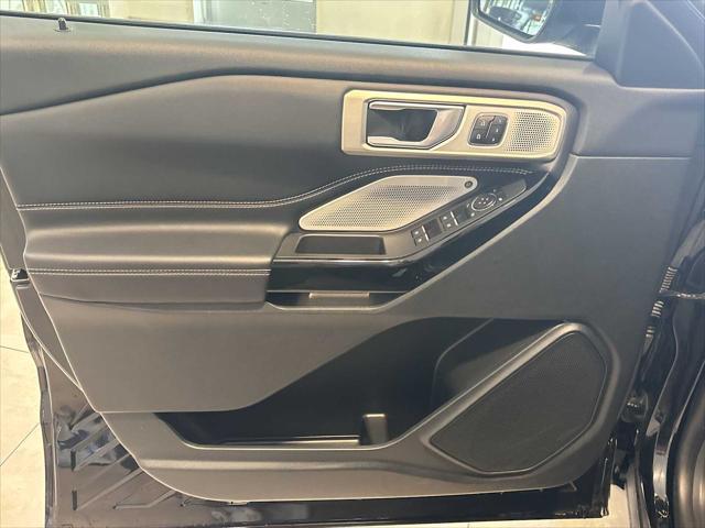 Photo of 2023 Agate Black Metallic Ford Explorer