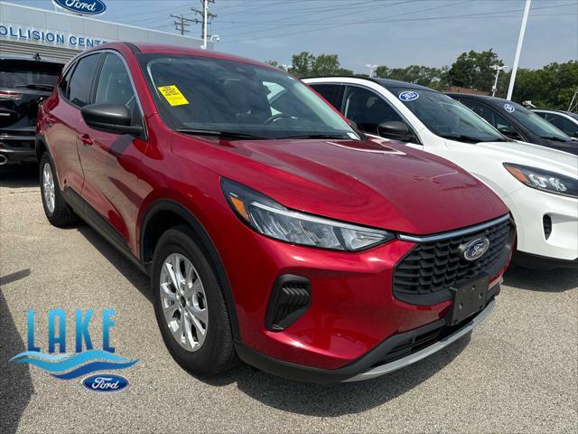 Photo of 2023 Rapid Red Metallic Tinted Clearcoat Ford Escape