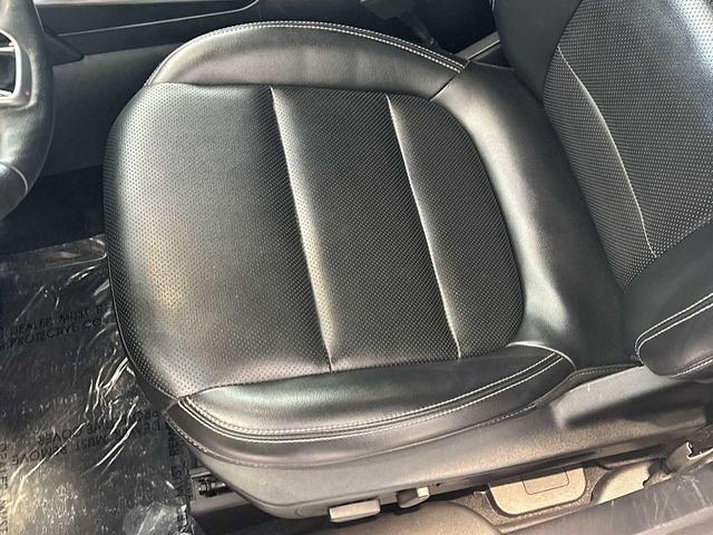 Photo of 2020 Oxford White Ford Escape