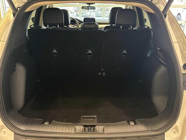 Photo of 2020 Oxford White Ford Escape