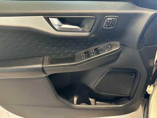 Photo of 2020 Oxford White Ford Escape