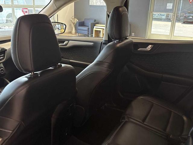 Photo of 2020 Oxford White Ford Escape