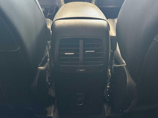 Photo of 2020 Oxford White Ford Escape