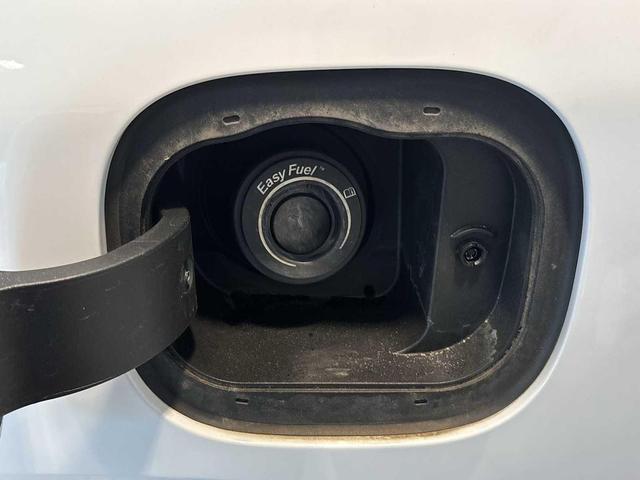 Photo of 2020 Oxford White Ford Escape