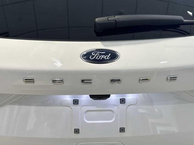 Photo of 2020 Oxford White Ford Escape