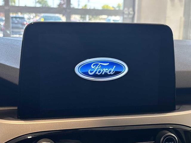 Photo of 2020 Oxford White Ford Escape