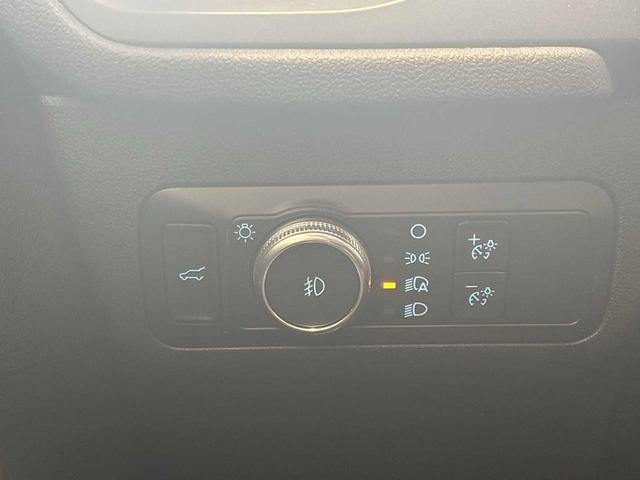 Photo of 2022 Agate Black Metallic Ford Escape