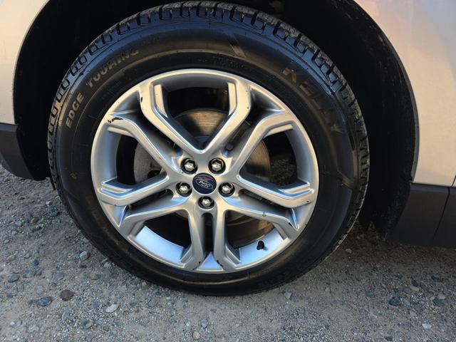 Photo of 2018 Ingot Silver Ford Edge