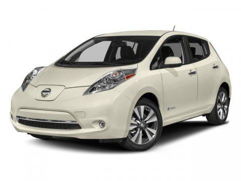 Photo of 2016 Pearl White Nissan Leaf
