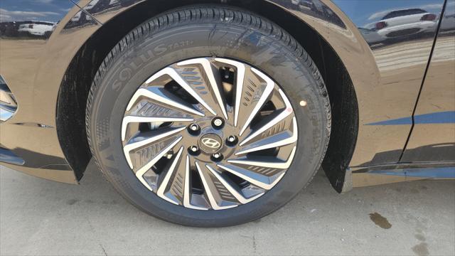 Photo of 2025 Carbon Blue Hyundai SONATA Hybrid