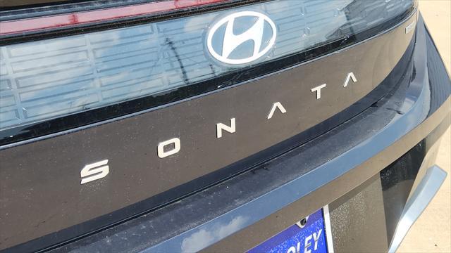 Photo of 2025 Carbon Blue Hyundai SONATA Hybrid