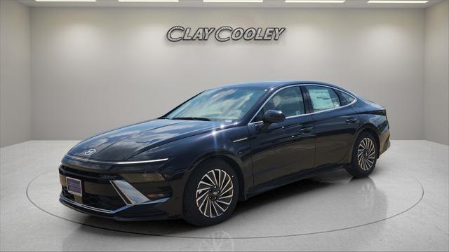 Photo of 2025 Carbon Blue Hyundai SONATA Hybrid