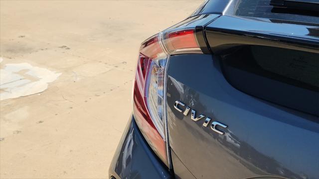 Photo of 2020 Sonic Gray Pearl Honda Civic