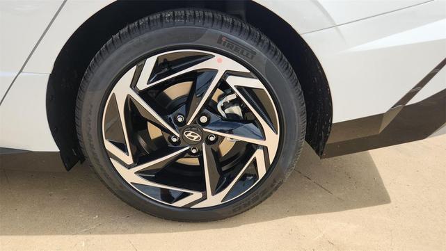 Photo of 2025 Serenity White Hyundai SONATA