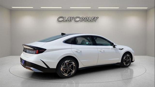 Photo of 2025 Serenity White Hyundai SONATA