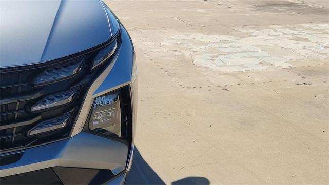 Photo of 2025 Shimmering Silver Hyundai TUCSON Hybrid