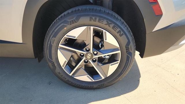 Photo of 2025 Shimmering Silver Hyundai TUCSON Hybrid