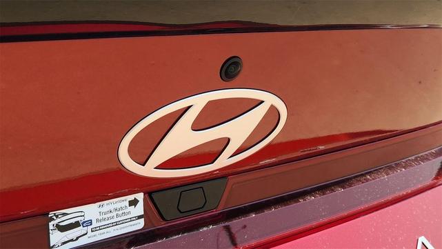 Photo of 2025 Ultimate Red Hyundai ELANTRA