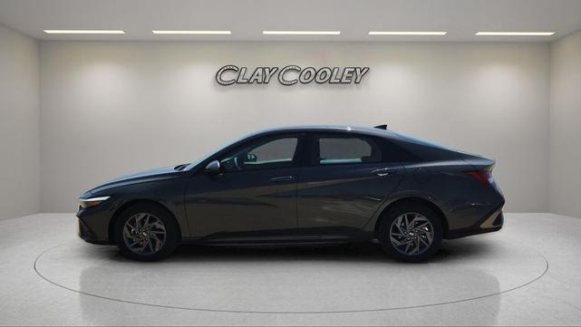 Photo of 2025 Ecotronic Gray Hyundai ELANTRA HEV