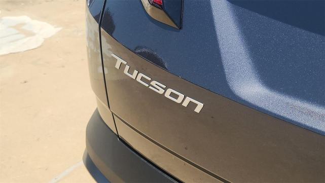 Photo of 2025 Titan Gray Hyundai TUCSON Hybrid