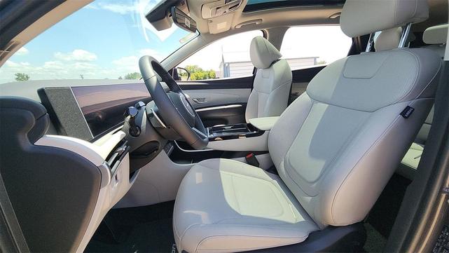 Photo of 2025 Titan Gray Hyundai TUCSON Hybrid