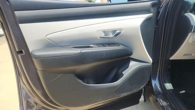 Photo of 2025 Titan Gray Hyundai TUCSON Hybrid