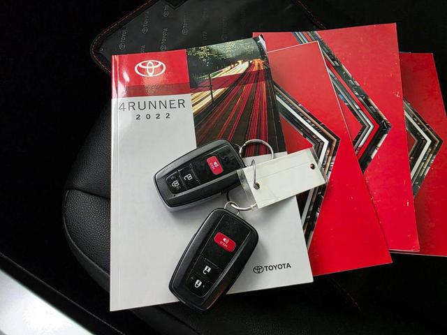 Photo of 2022 White Toyota 4Runner