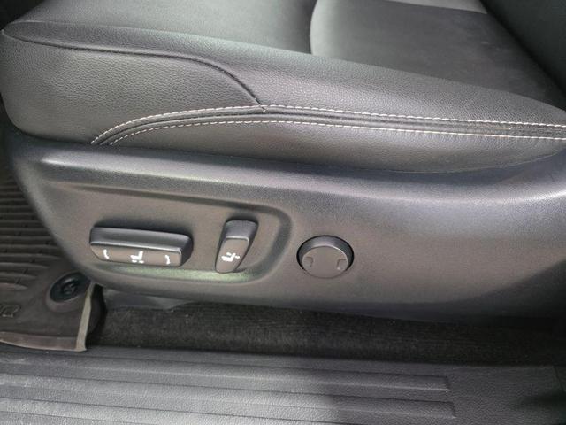 Photo of 2022 White Toyota 4Runner
