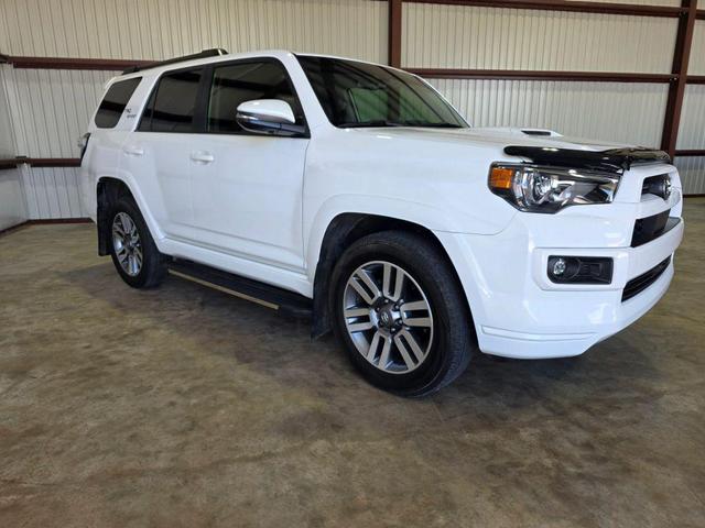 Photo of 2022 White Toyota 4Runner