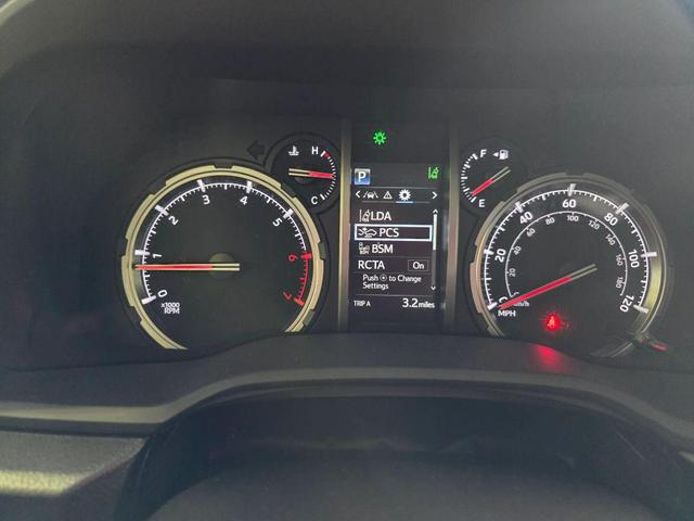 Photo of 2022 White Toyota 4Runner