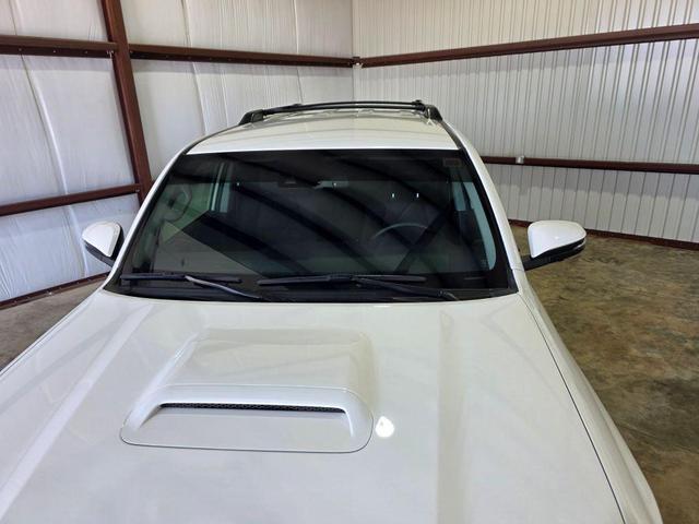 Photo of 2022 White Toyota 4Runner