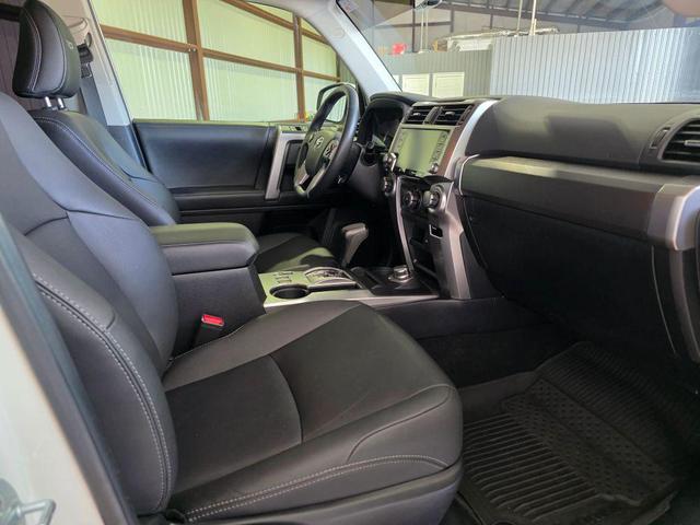 Photo of 2022 White Toyota 4Runner