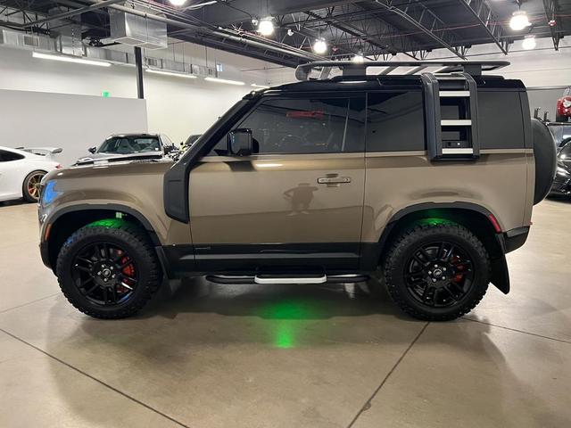Photo of 2023 UP Land Rover Defender