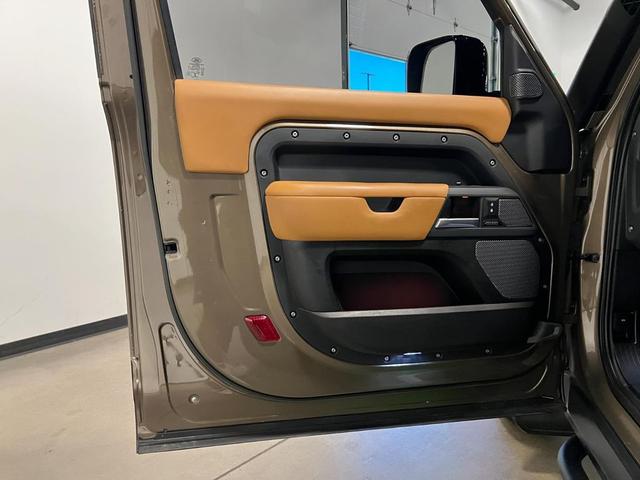 Photo of 2023 UP Land Rover Defender