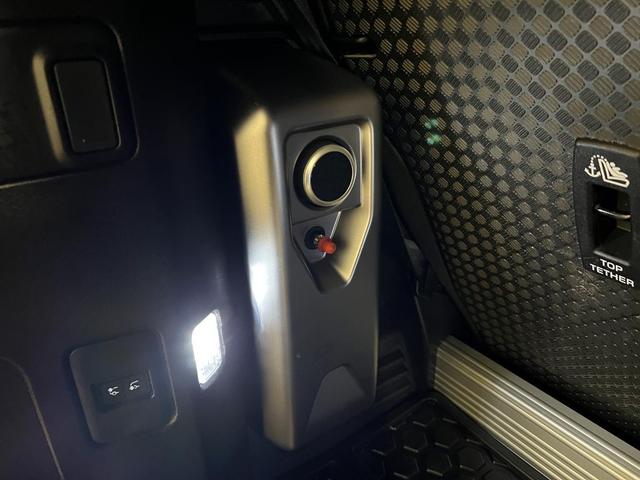 Photo of 2023 UP Land Rover Defender