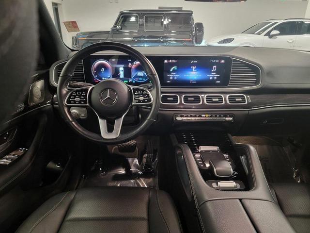 Photo of 2023 Black Mercedes-Benz GLS 450
