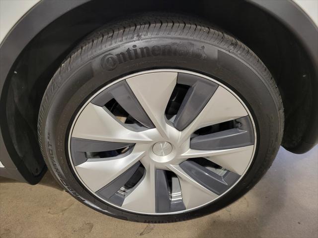 Photo of 2021 Pearl White Multi-Coat Tesla Model Y