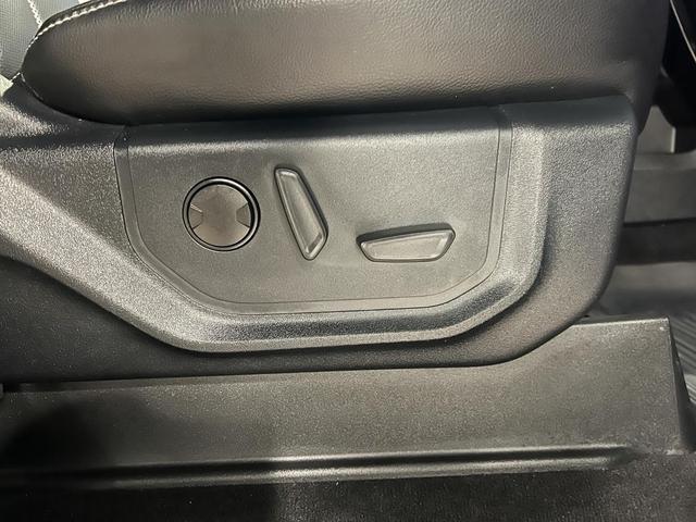 Photo of 2021 Antimatter Blue Metallic Ford F-250