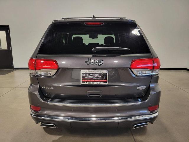 Photo of 2015 Granite Crystal Metallic Clearcoat Jeep Grand Cherokee